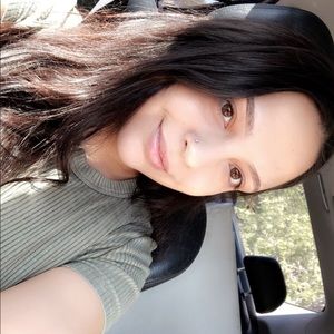 Meet your Posher, Elissa